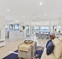 Adrift Retreat - St Georges Basin Waterfront Home - Tweed Heads Accommodation