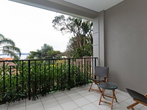 Aislinn' 3/273 Corrie Parade - Air Con, Water Views, BBQ - Tweed Heads Accommodation 2