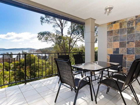 Aislinn' 3/273 Corrie Parade - Air Con, Water Views, BBQ - Tweed Heads Accommodation 1