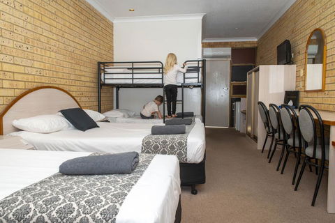 Albert Park Motor Inn - Tweed Heads Accommodation 1