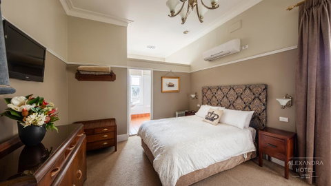 Alexandra Hotel - Tweed Heads Accommodation 2