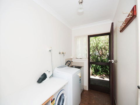 All Decked Out - Pet Friendly - Tweed Heads Accommodation 2