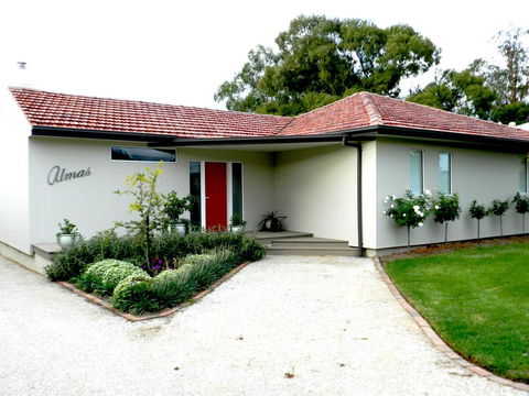 Almas Cottage - Tweed Heads Accommodation 1