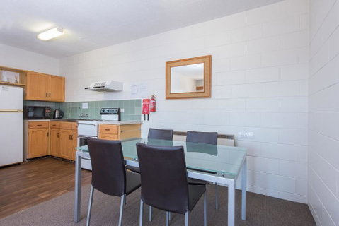 Alpine Apartment - Great Location With Views Of Lake Jindabyne - Tweed Heads Accommodation 3