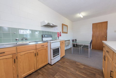 Alpine Apartment - Great Location With Views Of Lake Jindabyne - Tweed Heads Accommodation 2