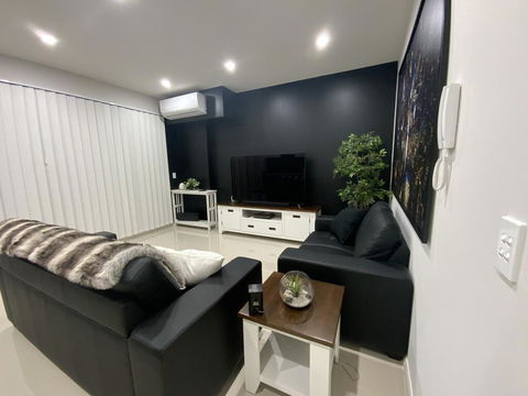 Amazing New Apartment Penrith, Prime Location - Tweed Heads Accommodation 2