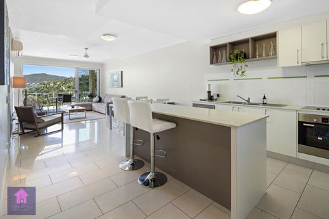 Amazing Ocean Views, Pool, Award Winning Location, Airlie Beach - Tweed Heads Accommodation 2