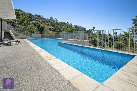 Amazing Ocean Views, Pool, Award Winning Location, Airlie Beach - Tweed Heads Accommodation 1