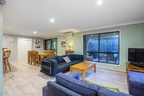 Anaheim House2 North By Getastay - Tweed Heads Accommodation 3