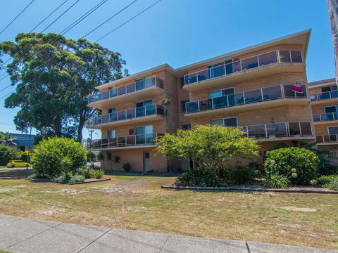 Anchorage 2, With Water Views - Tweed Heads Accommodation 3
