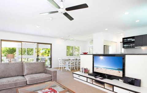 Apartment 1 - 20 Viewland Drive - Tweed Heads Accommodation 1