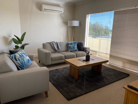 Apartment On Lake Terrace - Tweed Heads Accommodation 2
