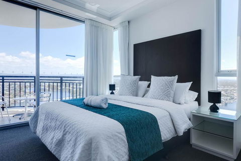 Apartment With Ocean Views - Tweed Heads Accommodation 2