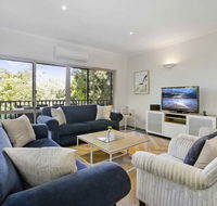 APOLLO BAY HOLIDAY HOUSE - walk to beach  wifi - Tweed Heads Accommodation