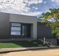 Apple House Tarneit North