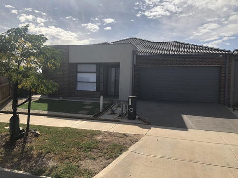 Apple House Tarneit North - Tweed Heads Accommodation 1