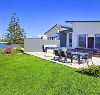Aqua - views over jones beach - Tweed Heads Accommodation