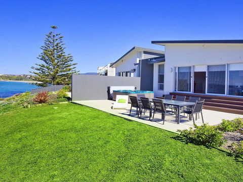 Aqua - Views Over Jones Beach - Tweed Heads Accommodation 0