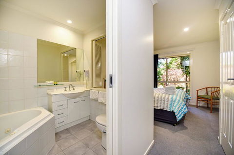 Aqualuna Beach Resort - Unit 25 - Tweed Heads Accommodation 1