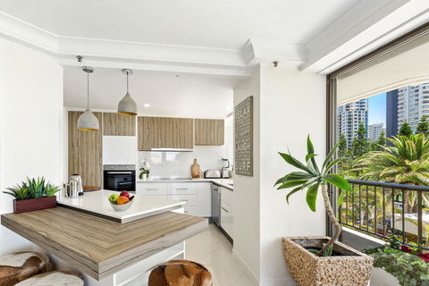 Aqueous Apartment - Tweed Heads Accommodation 2