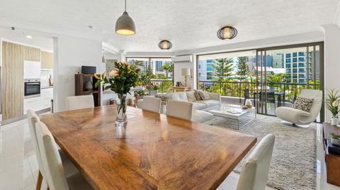 Aqueous Apartment - Tweed Heads Accommodation 1