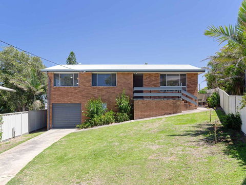 Argyle Cottage' 41 Argyle Avenue - Great Family Home For Holidays - Tweed Heads Accommodation 0