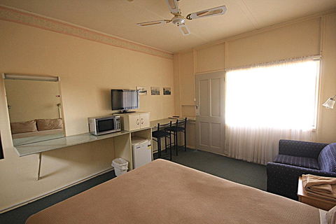 Aromet Motor Inn - Tweed Heads Accommodation 0