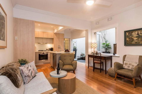 Art Deco 2 Bed Sydney/Darlinghurst Gem - Tweed Heads Accommodation 1