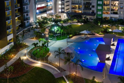 Art-Inspired, Designer APT In The Vibrant Area - Tweed Heads Accommodation 1