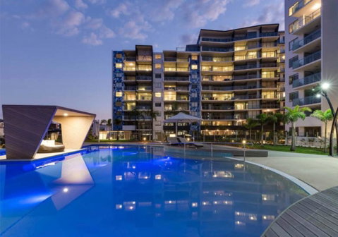 Art-Inspired, Designer APT In The Vibrant Area - Tweed Heads Accommodation 2