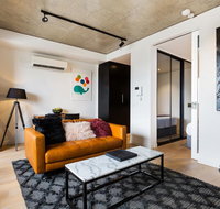 Artsy Apartment CBD City Views and Balcony