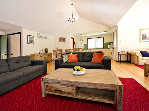 Ashleigh - Tweed Heads Accommodation 1