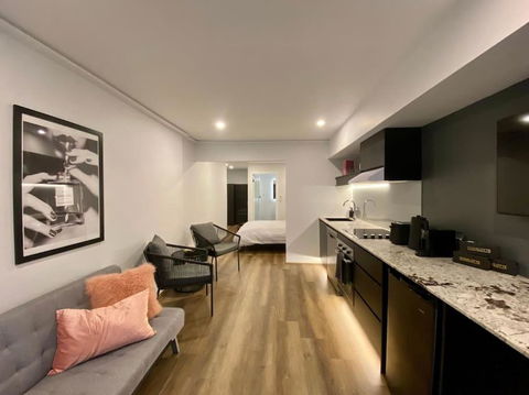 Luxury Inner-west Flat W/ Breakfast And Coffee Included! - Tweed Heads Accommodation 0