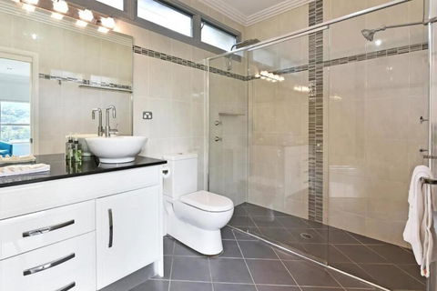 Luxury Mandalong Mansion With Pool & Spa - Tweed Heads Accommodation 3