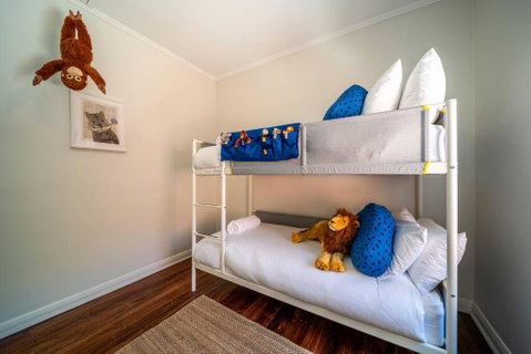 Marble At South Plympton - 4BR Modern WiFi - Tweed Heads Accommodation 2