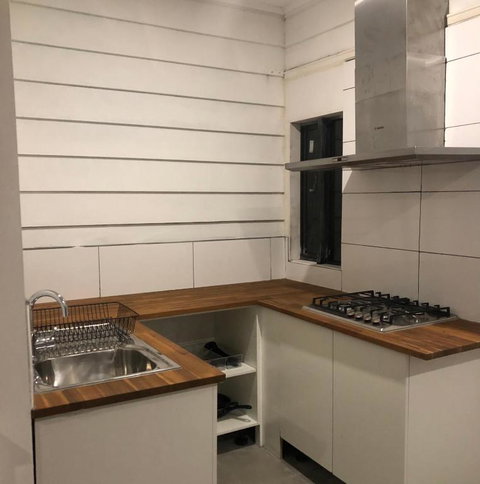 Master Bedroom Opposite To Deakin University - Tweed Heads Accommodation 2