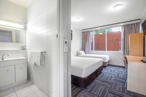 Meadow Inn Hotel-Motel - Tweed Heads Accommodation 3