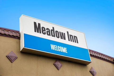 Meadow Inn Hotel-Motel - Tweed Heads Accommodation 1