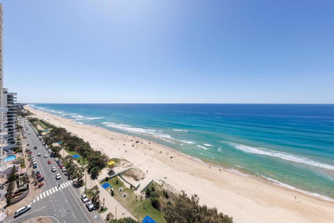 Meriton Suites Surfers Paradise - Tweed Heads Accommodation 3