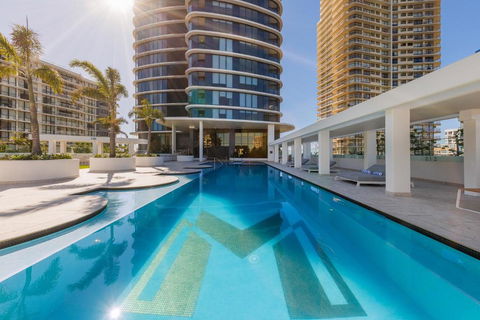 Meriton Suites Surfers Paradise - Tweed Heads Accommodation 1