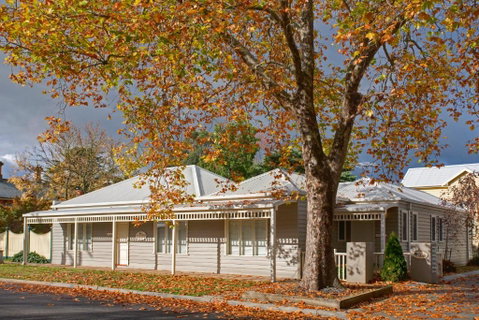 Mews Cottages - Tweed Heads Accommodation 0
