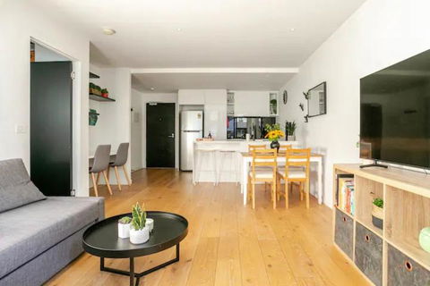 Modern 1BD ; Pool, Gym, Secure Underground Carpark - Tweed Heads Accommodation 2