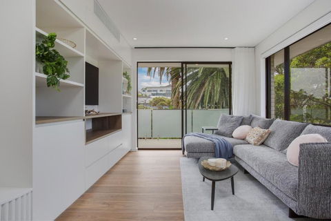 Modern, North-east Facing, 2-bed Apartment - Tweed Heads Accommodation 0