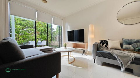 Modern 2-Bedroom Townhouse Near DFO & RMIT - Tweed Heads Accommodation 0