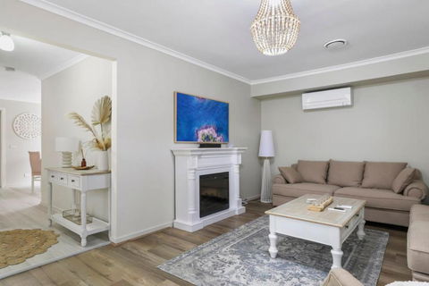 Modern Comfort In Preston - Tweed Heads Accommodation 1