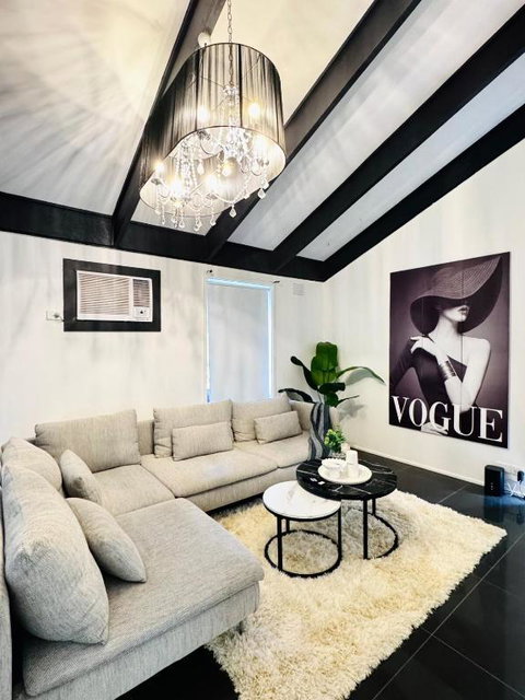 Modern Escape With Open Yard - Tweed Heads Accommodation 0