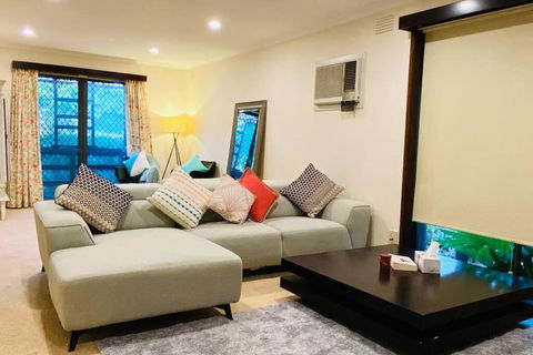 Modern Green House - Tweed Heads Accommodation 2
