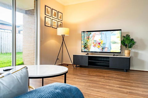 Modern Homely House In Clyde - Tweed Heads Accommodation 2
