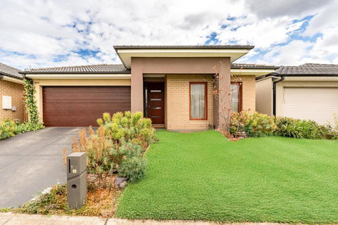Modern Homely House In Clyde - Tweed Heads Accommodation 0