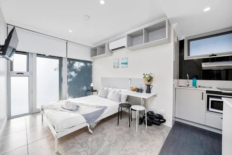 Modern Self-contained Studio At Crows Nest - Tweed Heads Accommodation 2